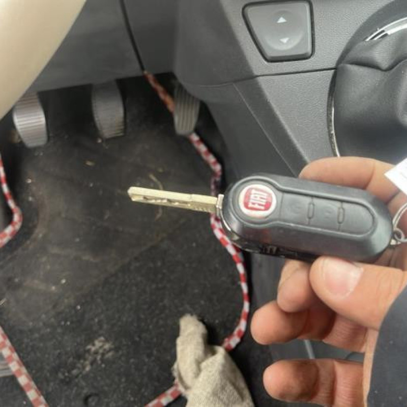 Pretensionneur de ceinture avant droit FIAT 500 2 Photo n°15