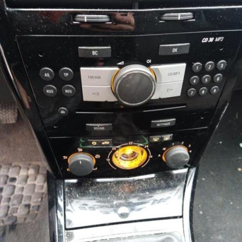 Leve vitre electrique avant gauche OPEL ASTRA H Photo n°12