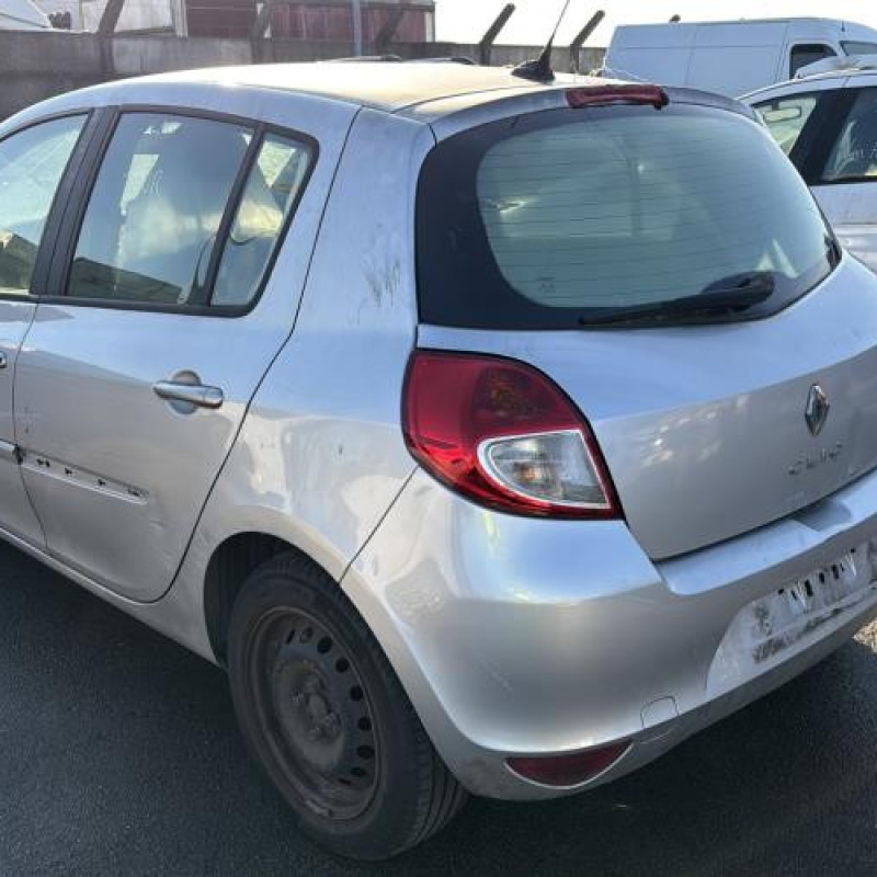 Moteur RENAULT CLIO 3 Photo n°8