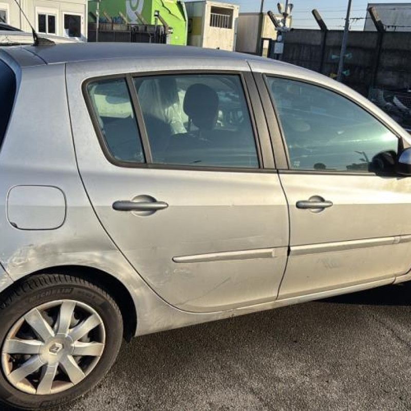 Moteur RENAULT CLIO 3 Photo n°10