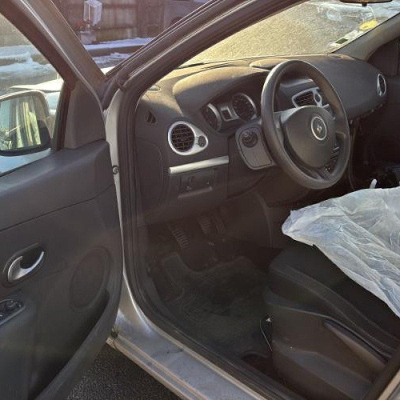 Moteur RENAULT CLIO 3 Photo n°13
