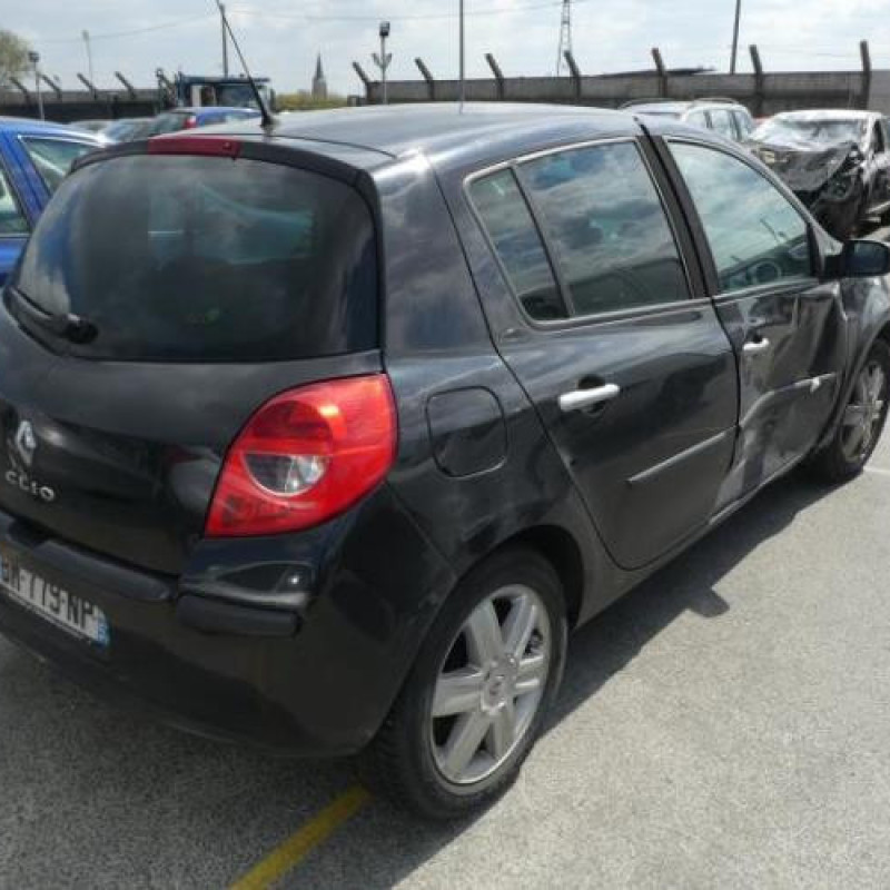 Feu arriere principal gauche (feux) RENAULT CLIO 3 Photo n°3