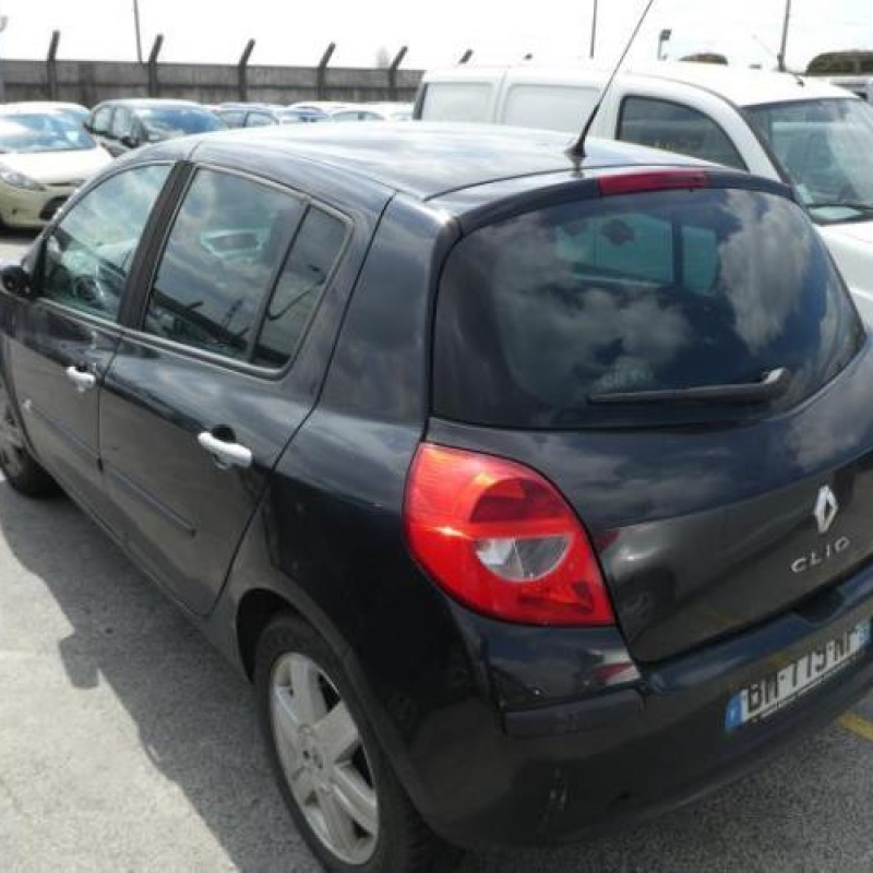 Feu arriere principal gauche (feux) RENAULT CLIO 3 Photo n°4