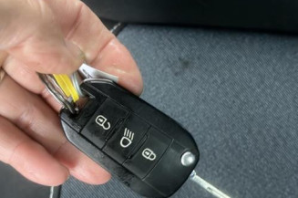 Pretensionneur de ceinture avant gauche PEUGEOT 208 1