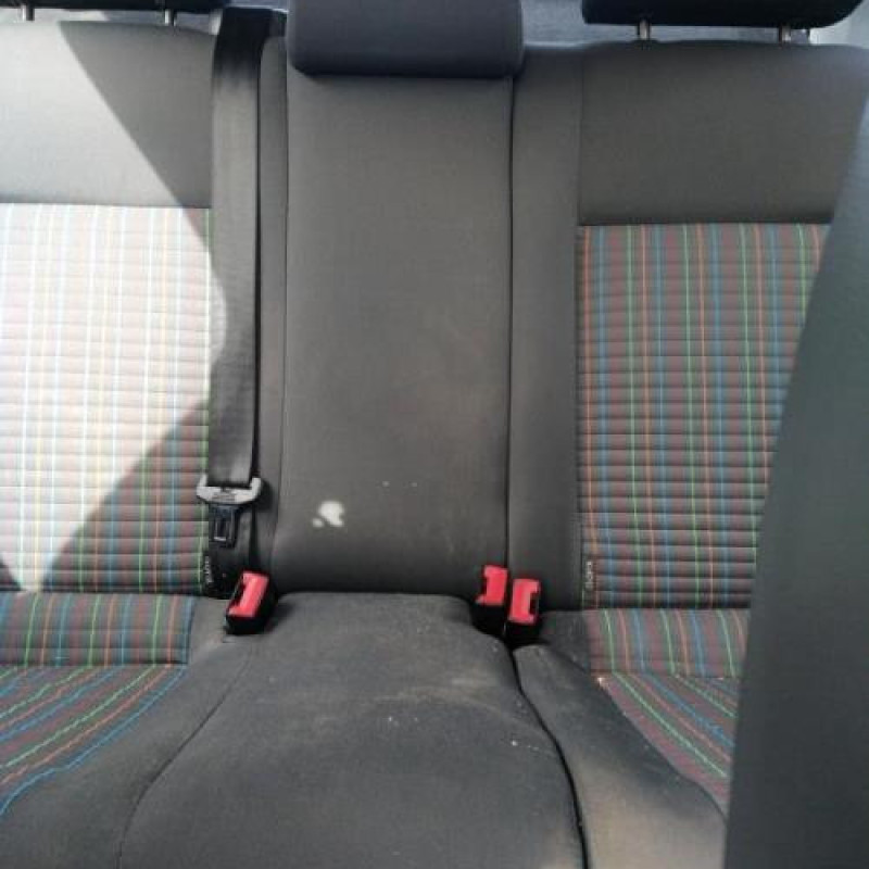 Crochet de remorquage VOLKSWAGEN POLO 4 Photo n°9