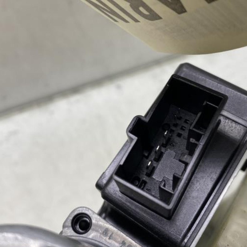 Leve vitre electrique arriere gauche VOLKSWAGEN POLO 6 Photo n°4