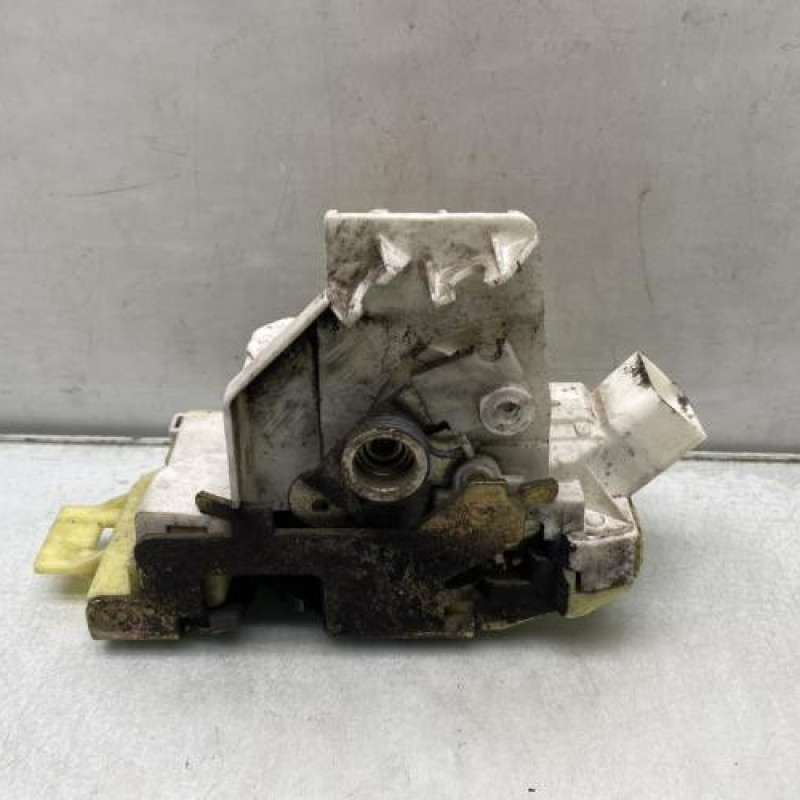 Serrure avant gauche FORD FOCUS 1 Photo n°4