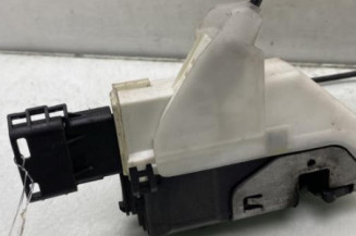 Serrure avant droit PEUGEOT 3008 1