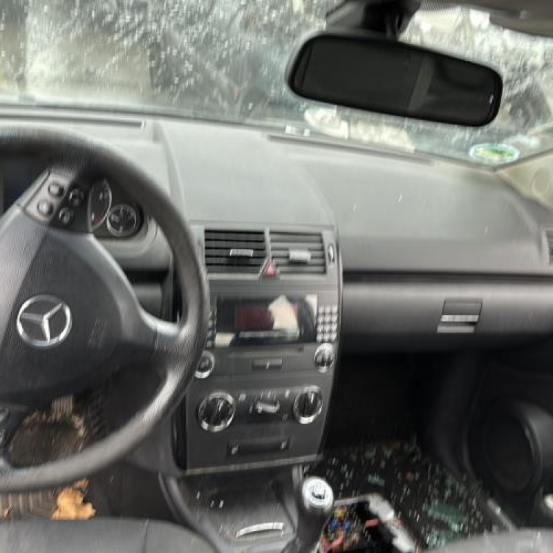 Serrure avant gauche MERCEDES CLASSE A 169 Photo n°16