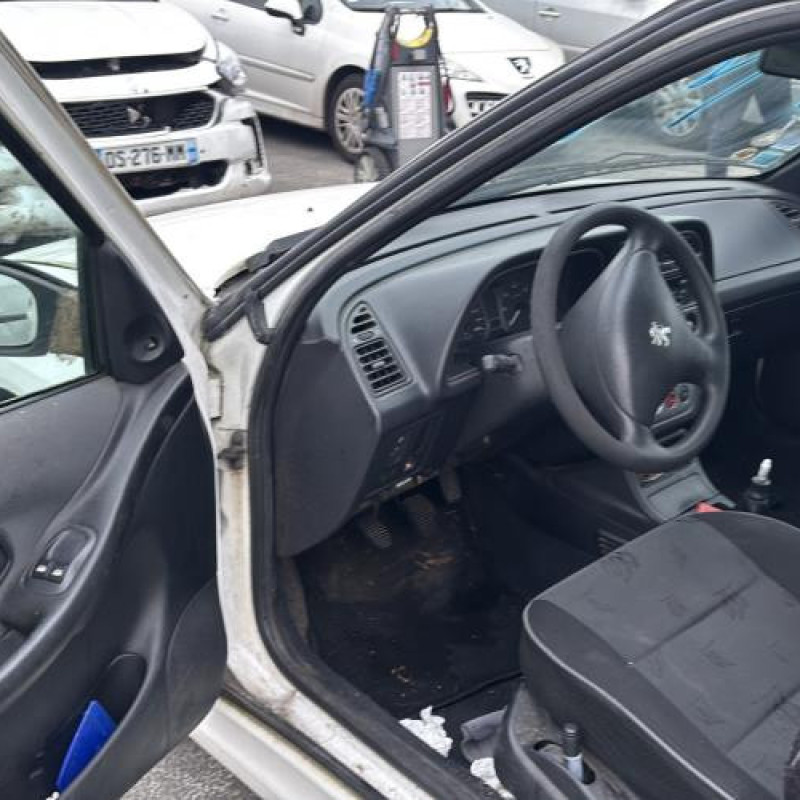 Serrure avant droit PEUGEOT 306 Photo n°13