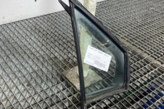 Custode avant droit (porte) TOYOTA YARIS 3