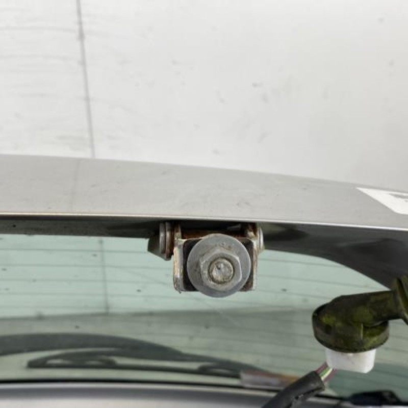 Malle/Hayon arriere TOYOTA YARIS 1 Photo n°6