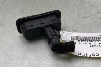 Bouton de coffre RENAULT CAPTUR 1