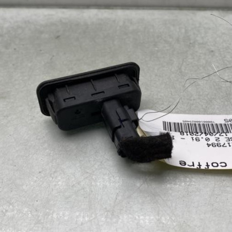 Bouton de coffre RENAULT CAPTUR 1