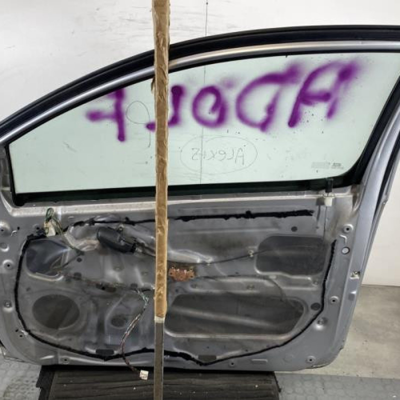 Porte avant droit TOYOTA YARIS 1 Photo n°10