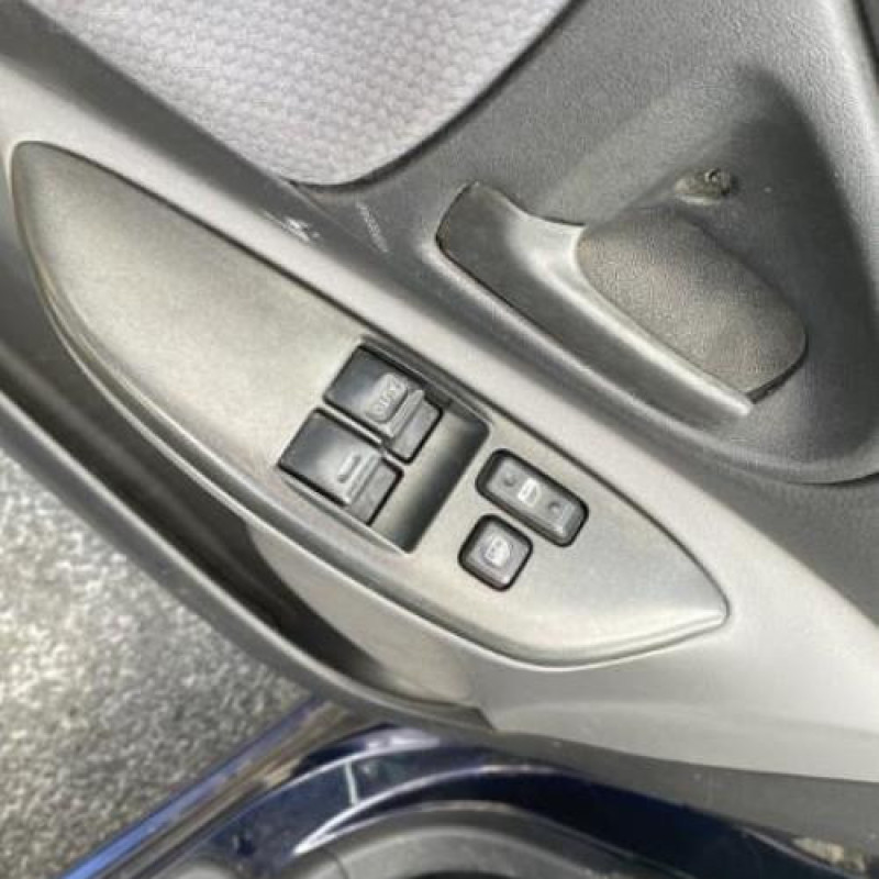 Porte avant gauche TOYOTA YARIS 1 Photo n°16