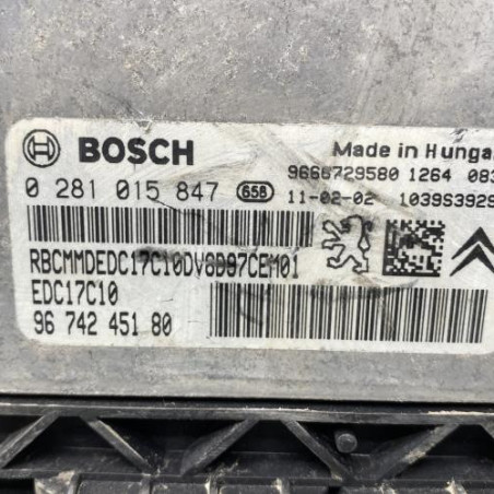 Calculateur moteur PEUGEOT 5008 1