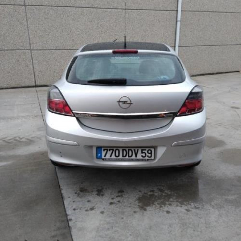 Vitre avant droit OPEL ASTRA H Photo n°9