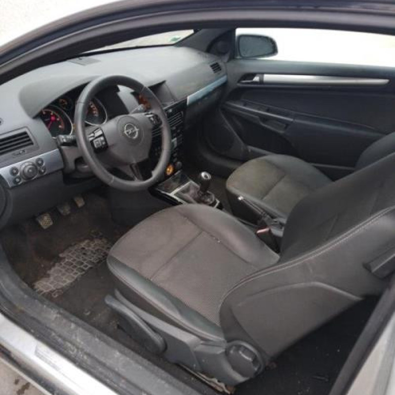Vitre avant droit OPEL ASTRA H Photo n°12