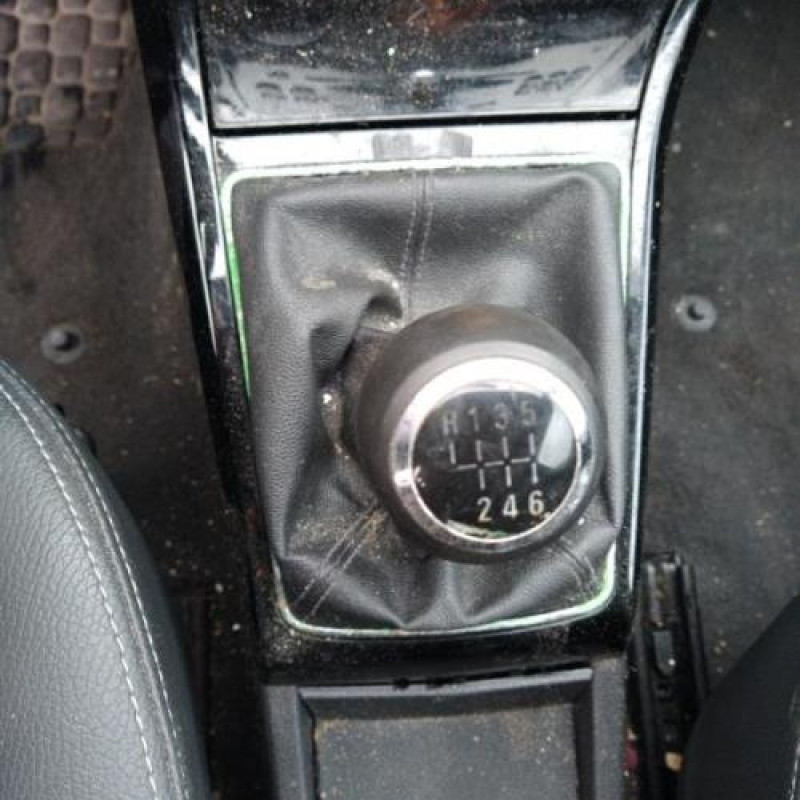 Vitre avant droit OPEL ASTRA H Photo n°14