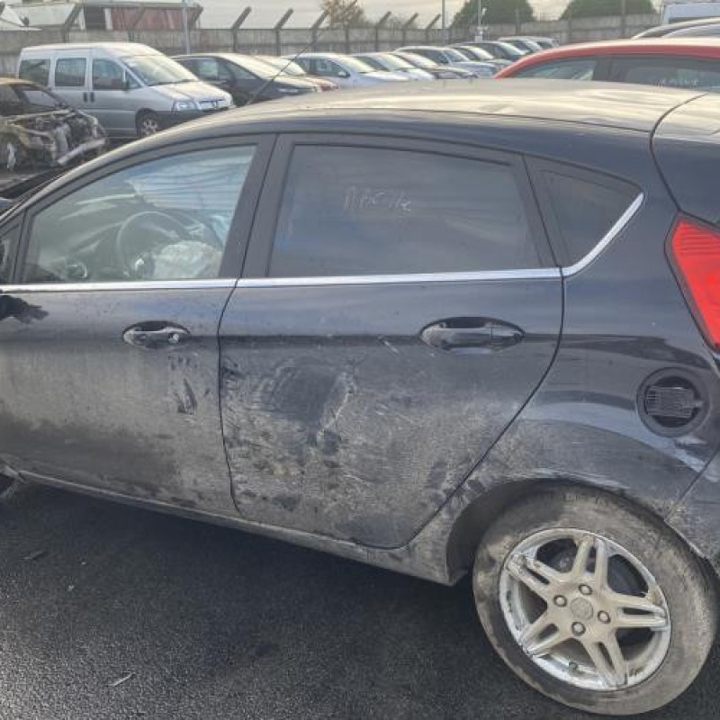 Feu arriere principal gauche (feux) FORD FIESTA 6 Photo n°8