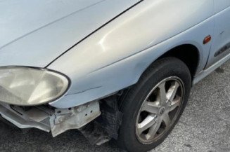 Moteur essuie glace arriere RENAULT MEGANE 1