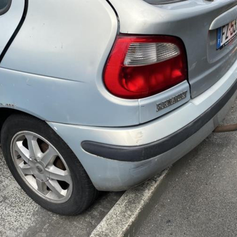 Moteur essuie glace arriere RENAULT MEGANE 1 Photo n°9