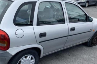 Feu arriere principal gauche (feux) OPEL CORSA B