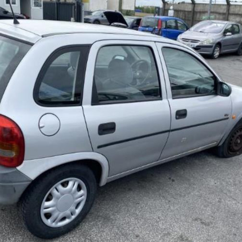 Feu arriere principal gauche (feux) OPEL CORSA B Photo n°7