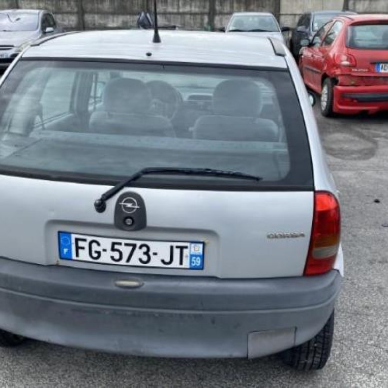 Feu arriere principal gauche (feux) OPEL CORSA B Photo n°8