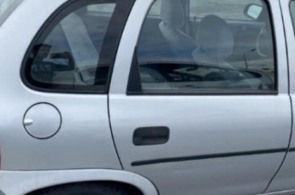 Feu arriere principal gauche (feux) OPEL CORSA B