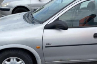 Feu arriere principal gauche (feux) OPEL CORSA B
