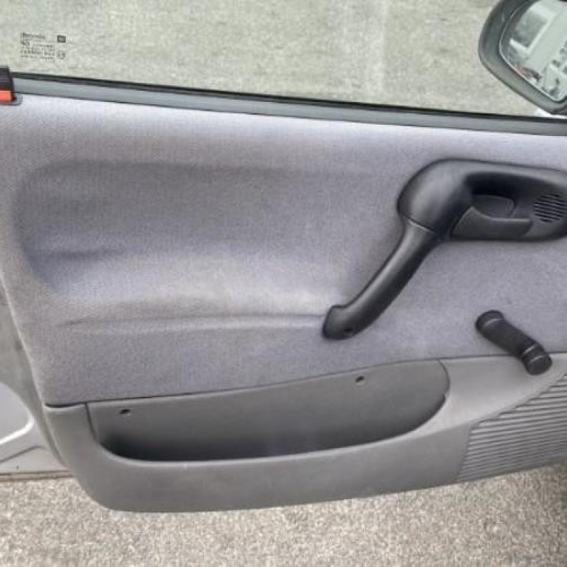 Feu arriere principal gauche (feux) OPEL CORSA B Photo n°14