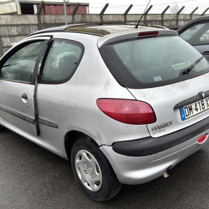 Pare choc avant PEUGEOT 206 Photo n°10