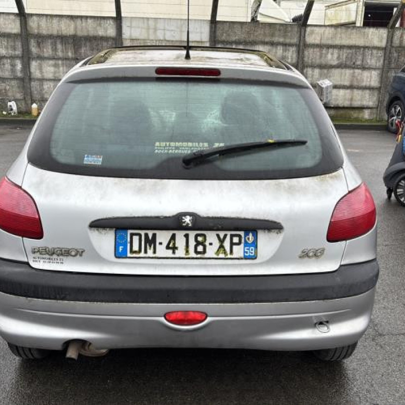 Pare choc avant PEUGEOT 206 Photo n°11