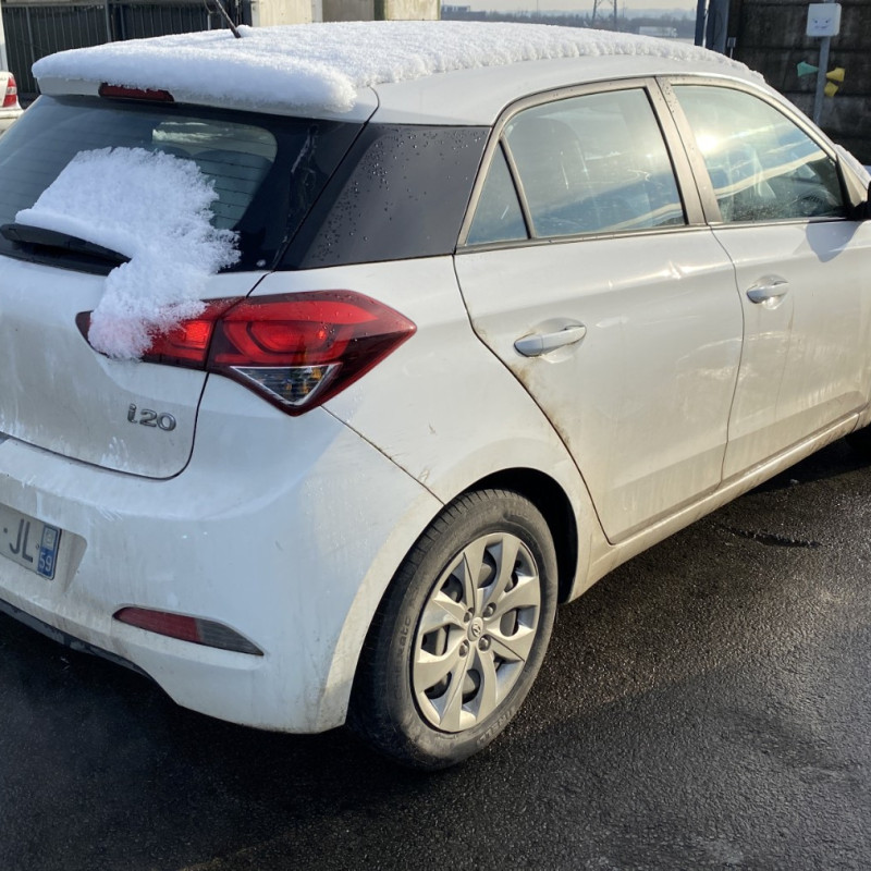 HYUNDAI I 20 2 PHASE 1 1.2i - 16V Photo n°3