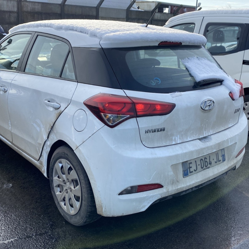 HYUNDAI I 20 2 PHASE 1 1.2i - 16V Photo n°4
