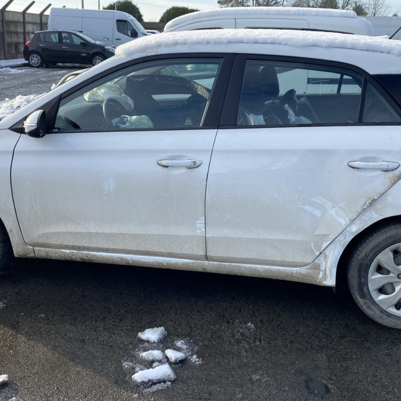 HYUNDAI I 20 2 PHASE 1 1.2i - 16V Photo n°6