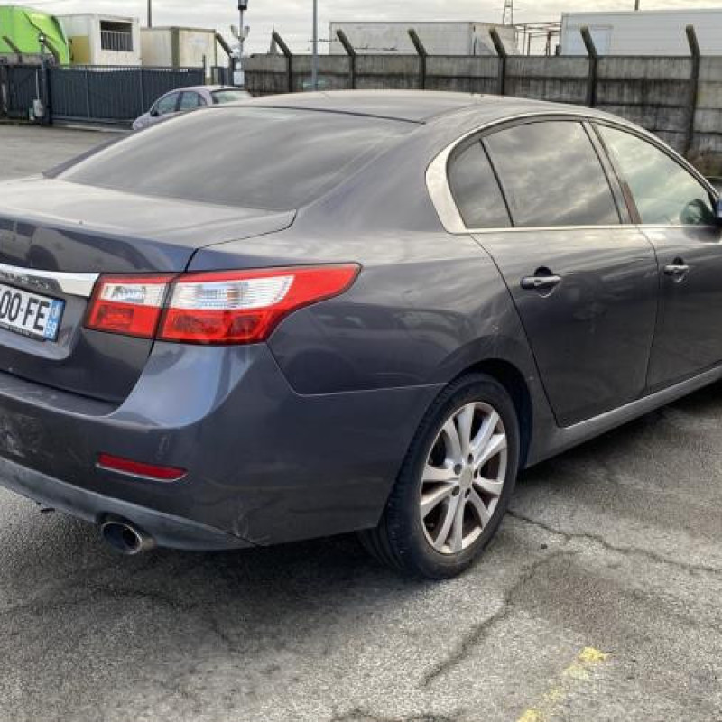Feu arriere secondaire gauche (feux) RENAULT LATITUDE Photo n°3