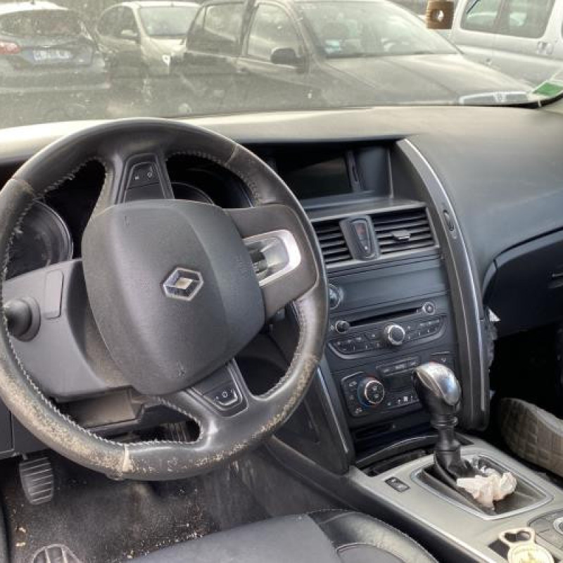 Feu arriere secondaire gauche (feux) RENAULT LATITUDE Photo n°14
