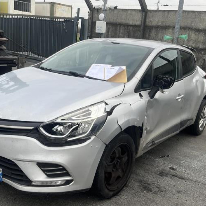 Attache ceinture avant droit RENAULT CLIO 4 Photo n°4