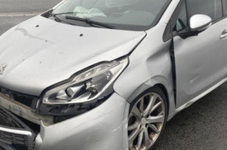 Anti brouillard arriere PEUGEOT 208 1 Photo n°1