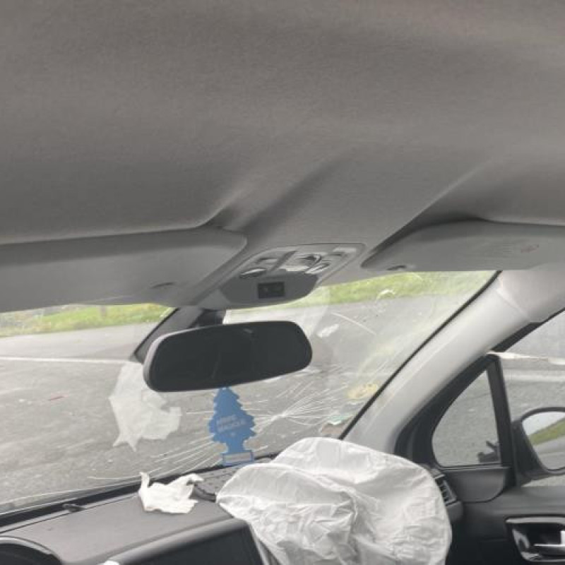 Anti brouillard arriere PEUGEOT 208 1 Photo n°13