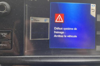 Anti brouillard arriere PEUGEOT 208 1