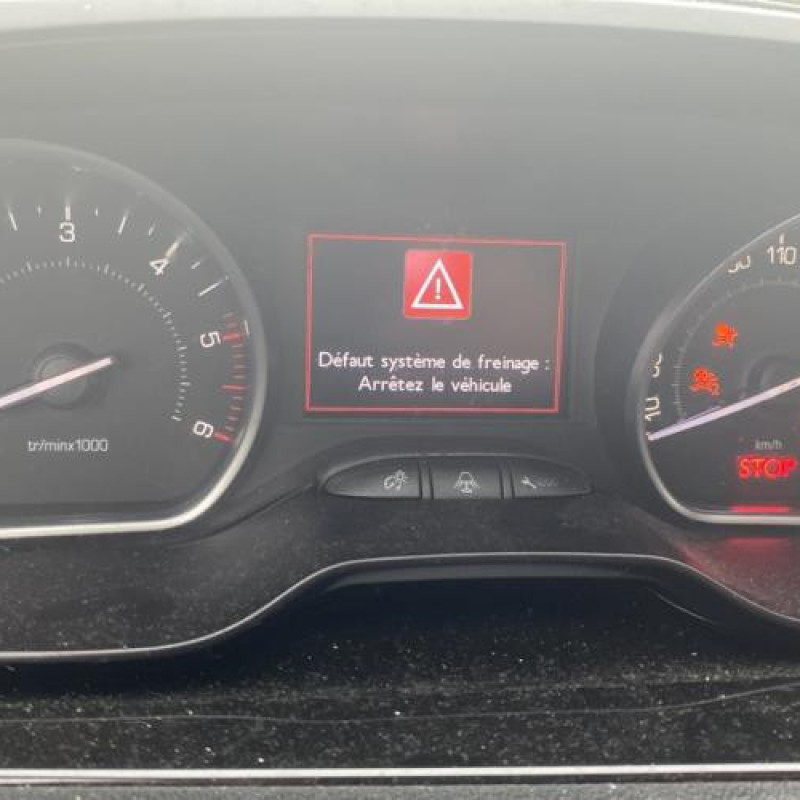 Anti brouillard arriere PEUGEOT 208 1 Photo n°17