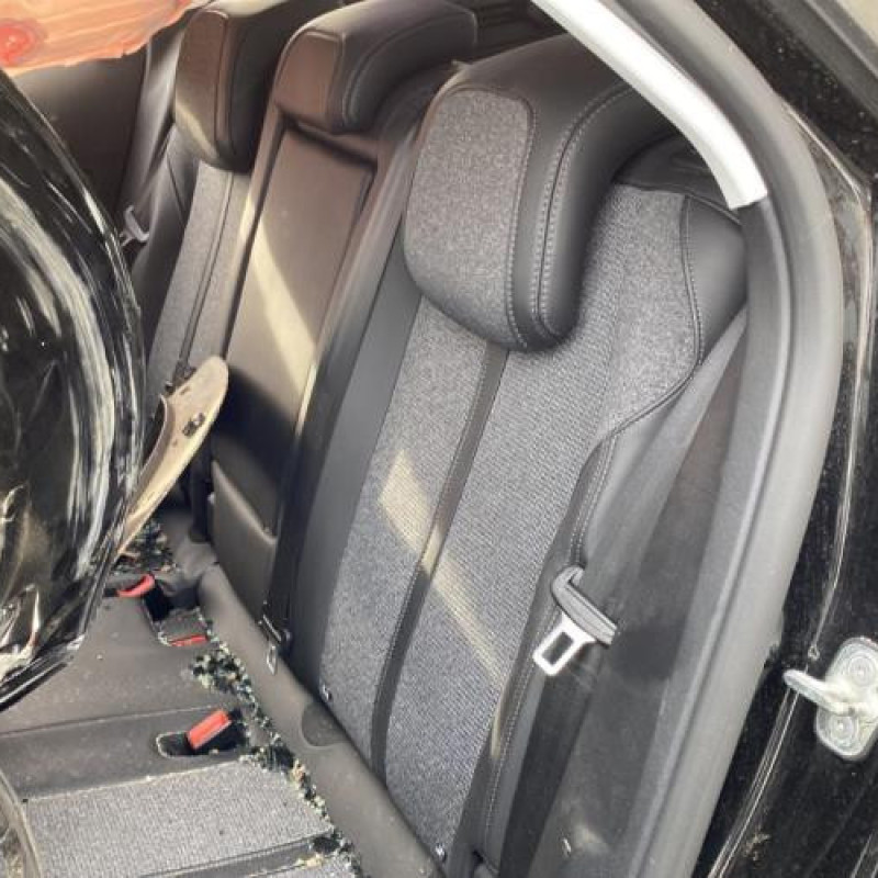 Attache ceinture arriere gauche PEUGEOT 3008 2 Photo n°14