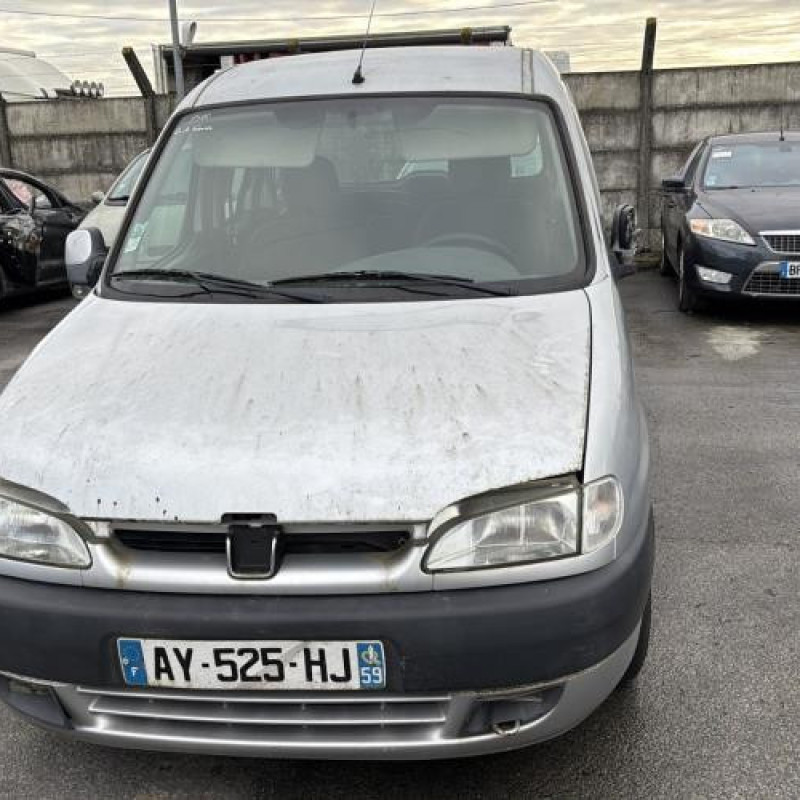 Calandre PEUGEOT PARTNER 1 Photo n°12