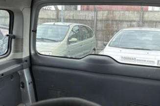 Calandre PEUGEOT PARTNER 1
