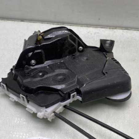 Serrure avant droit TOYOTA YARIS 3