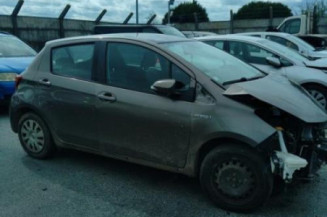 Serrure avant droit TOYOTA YARIS 3